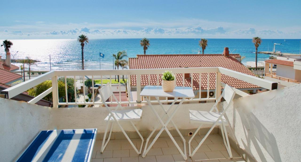 Beachfront Rooms Marina Di Ragusa Eksteriør billede