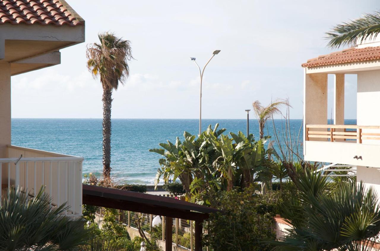 Beachfront Rooms Marina Di Ragusa Eksteriør billede