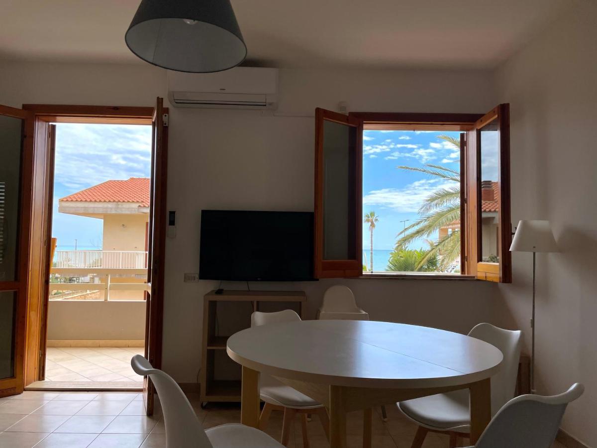 Beachfront Rooms Marina Di Ragusa Eksteriør billede